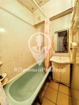 3-к квартира, 1/5 эт., 61м²