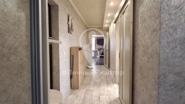 2-к квартира, 1/5 эт., 61м²