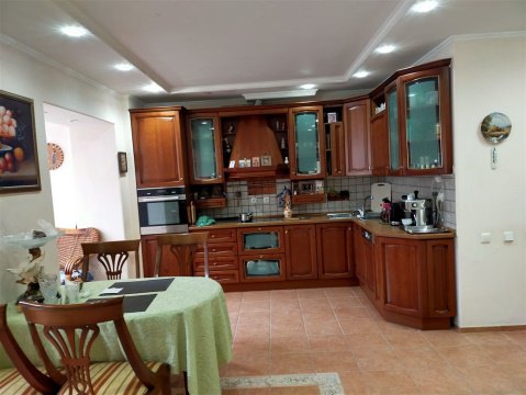 3-к квартира, 2/5 эт., 160м²