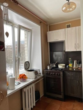 3-к квартира, 4/5 эт., 56м²
