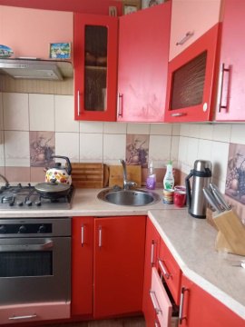 3-к квартира, 5/5 эт., 50м²