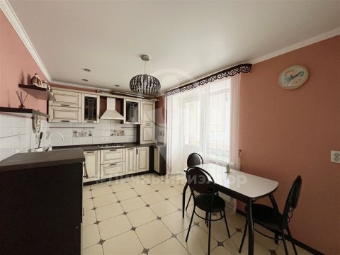 2-к квартира, 1/5 эт., 70м²