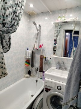 3-к квартира, 9/9 эт., 65м²