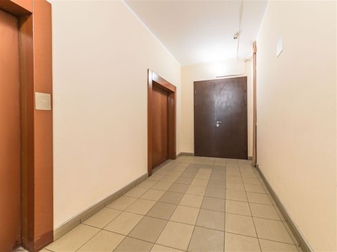 2-к квартира, 2/15 эт., 75м²